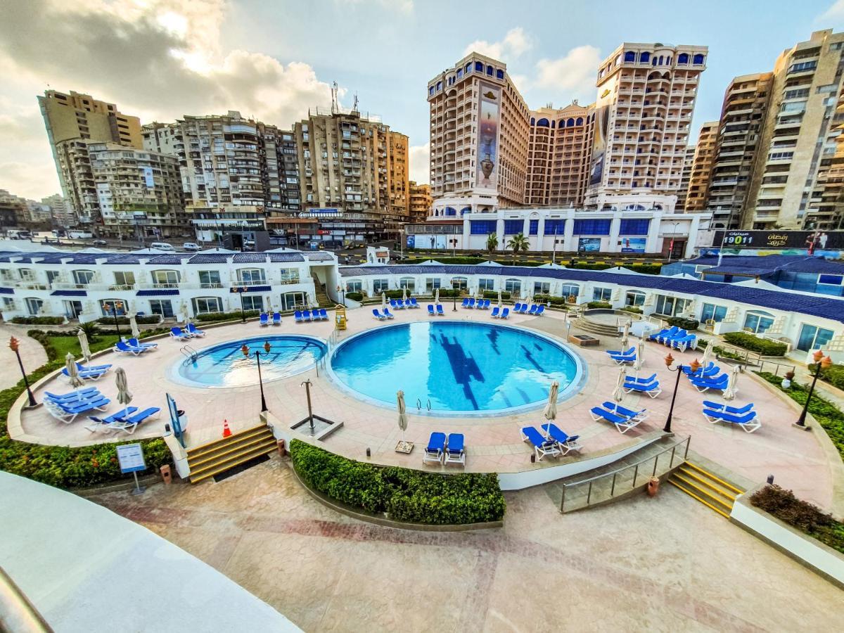 Sunrise Alex Avenue Hotel Alexandria Exterior photo The pool at the Hilton San Francisco